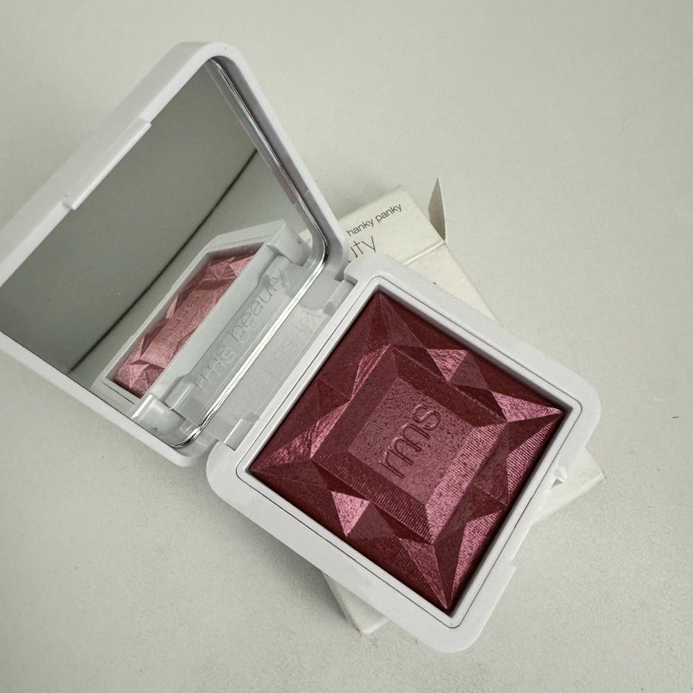 RMS Beauty Redimension hydra powder blush in Hanky Panky